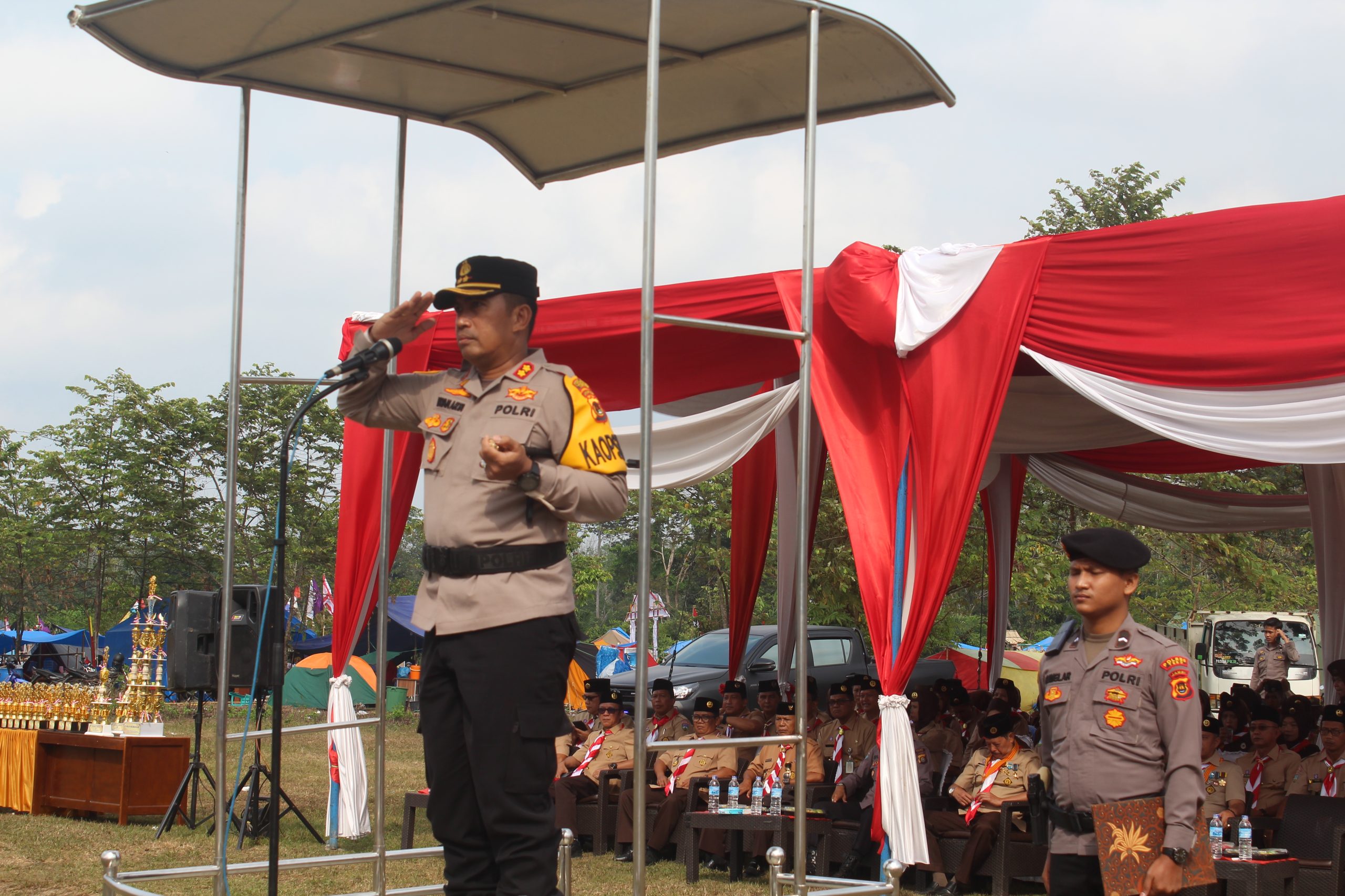 KAPOLRES TEBO PEMBINA UPACARA PERINGATAN HARI PRAMUKA TINGKAT KWARCAB TEBO TAHUN 2024