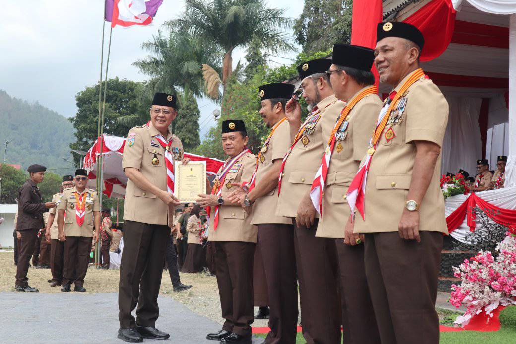 Pj Bupati Tebo Terima Lencana Darma Bakti